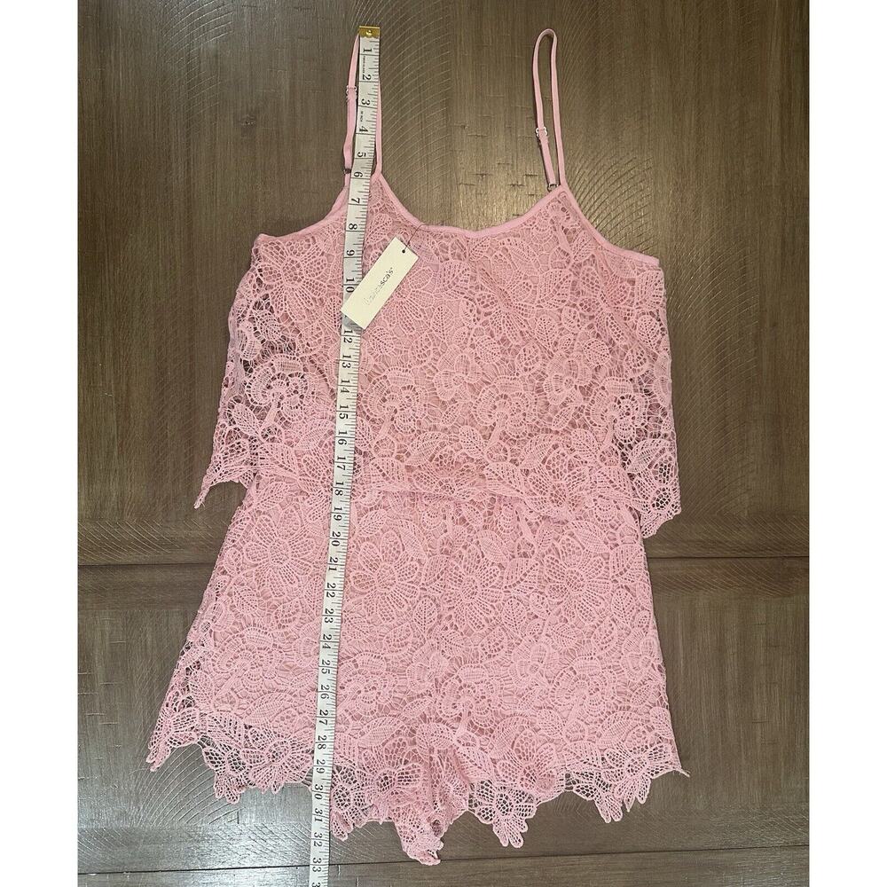 NWT Francesca’s Pink Crochet Lace Romper Spaghetti Straps Adjustable size Small - Picture 9 of 13